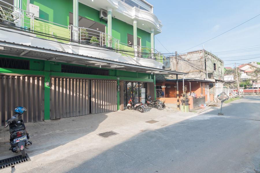 Reddoorz Plus Near Siloam Hospital Balikpapan Ngoại thất bức ảnh